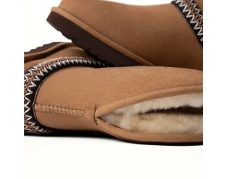 UGG CLASSIC SHORT CRESCENT CHESTNUT
