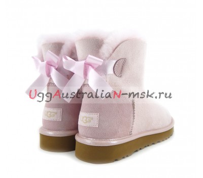 UGG MINI BAILEY BOW II METALLIC SEASHE PINK