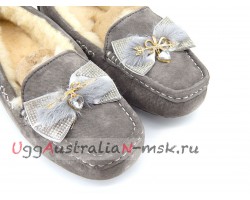 UGG DAKOTA ARROWS & HEART GREY 