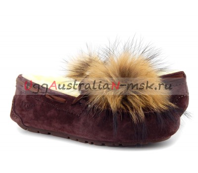 UGG DAKOTA POM POM PORT