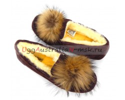 UGG DAKOTA POM POM PORT