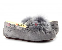 UGG DAKOTA POM POM GREY