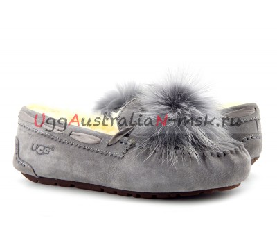 UGG DAKOTA POM POM GREY