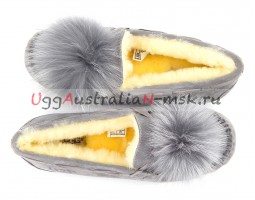 UGG DAKOTA POM POM GREY