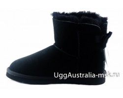 UGG BAILEY BOW MEDALLION BLACK