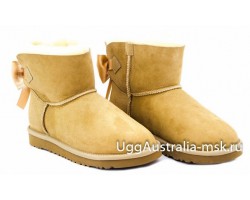 UGG BAILEY BOW MEDALLION SAND