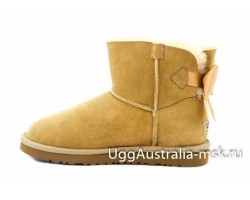 UGG BAILEY BOW MEDALLION SAND