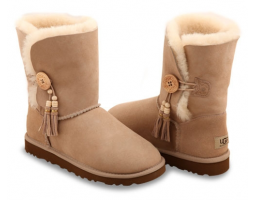 UGG BAILEY BUTTON CHARMS SAND