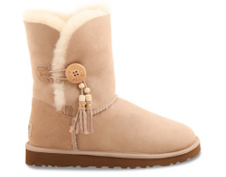 UGG BAILEY BUTTON CHARMS SAND