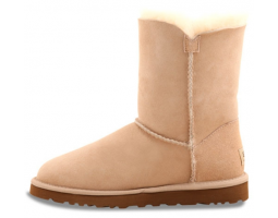 UGG BAILEY BUTTON CHARMS SAND