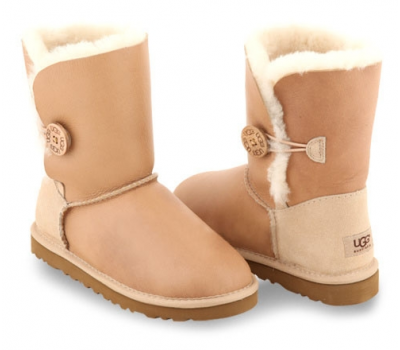 UGG BAILEY BUTTON METALLIC SAND