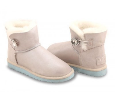 UGG BAILEY BUTTON MINI I DO