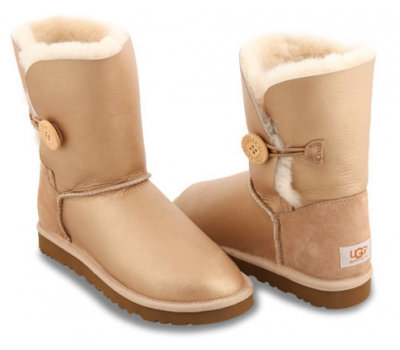 UGG BAILEY BUTTON SOFT GOLD