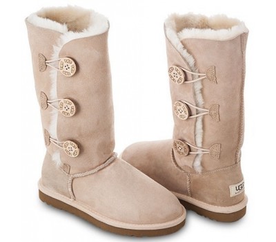 UGG BAILEY BUTTON TRIPLET SAND