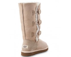 UGG BAILEY BUTTON TRIPLET II SAND