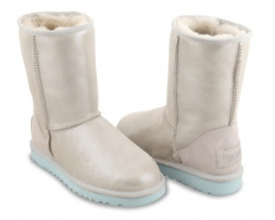 UGG CLASSIC SHORT I DO