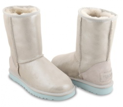 UGG CLASSIC SHORT I DO