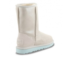 UGG CLASSIC SHORT I DO