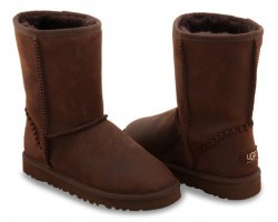 UGG CLASSIC SHORT LEATHER CHOCOLATE