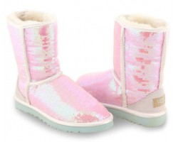 UGG CLASSIC SHORT SPARKLES I DO