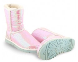 UGG CLASSIC SHORT SPARKLES I DO