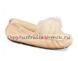 UGG DAKOTA POM POM CREAM