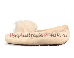 UGG DAKOTA POM POM CREAM