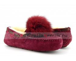 UGG DAKOTA POM POM VINO