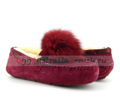 UGG DAKOTA POM POM VINO