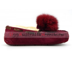 UGG DAKOTA POM POM VINO