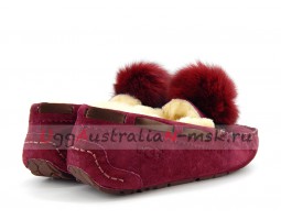 UGG DAKOTA POM POM VINO