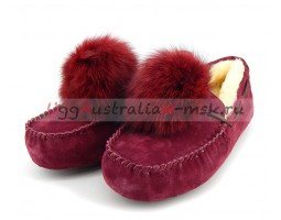 UGG DAKOTA POM POM VINO