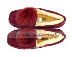 UGG DAKOTA POM POM VINO