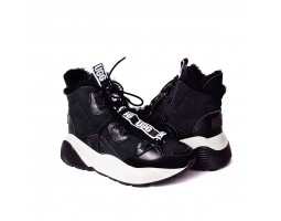 UGG CHEYENNE BLACK