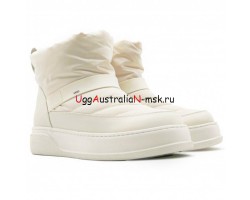 UGG CLASSIC MINI MASCOT WHITE