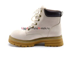 UGG TROPHY BOOT WOMENS SAND