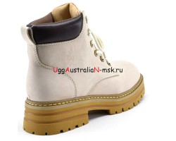 UGG TROPHY BOOT WOMENS SAND