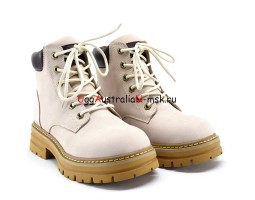 UGG TROPHY BOOT WOMENS SAND