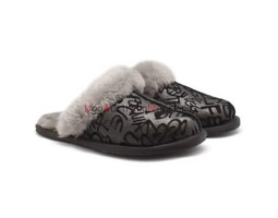 UGG SLIPPER SCUFFETTE II GRAFFITI BLACK