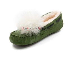 UGG WOMEN'S DAKOTA POM POM GREEN