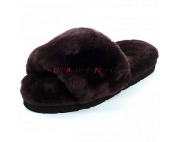 UGG FLUFF SLIDE SLIPPERS CHOCOLATE